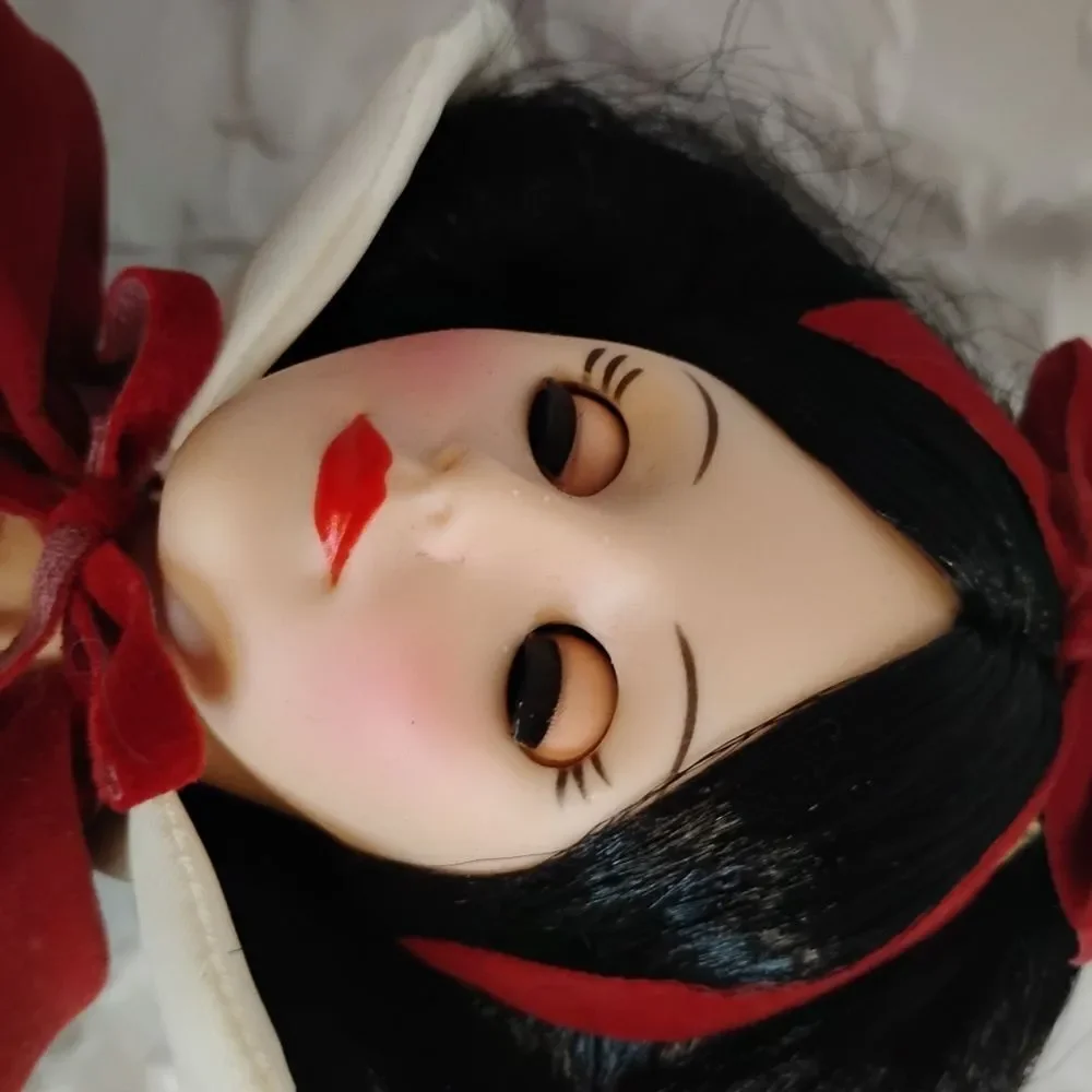 1981 Effanbee Snow White Doll with Disney 7 Dwarves